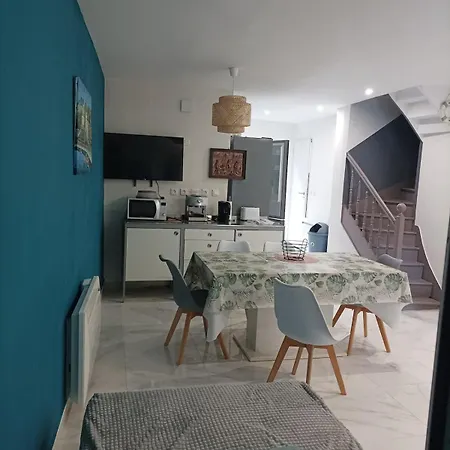 Maison Spacieuse De 2 Avec Jardinet Exterieur 別荘