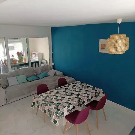 Maison Spacieuse De 2 Chambres Avec Cour Holiday home *