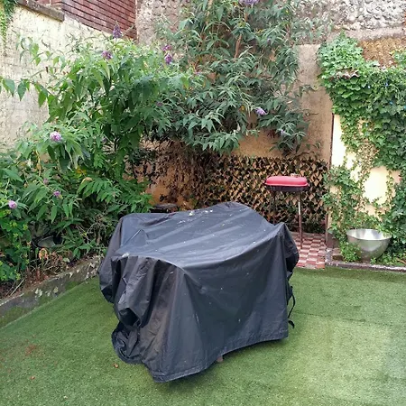 Maison Spacieuse De 2 Chambres Avec Cour Holiday home