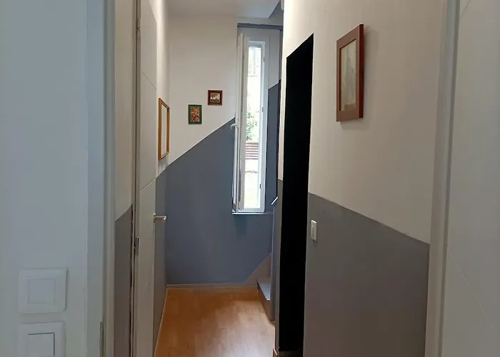 Holiday home Maison Spacieuse De 2 Avec Cour